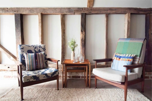 styled-home-studios-black-barn-gu28-5