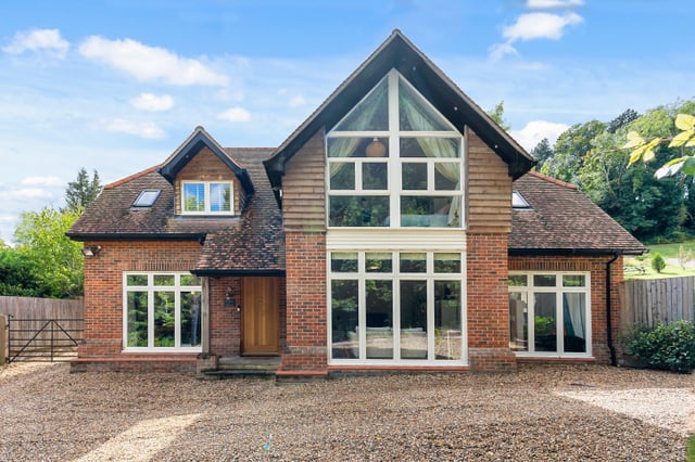 styled-home-studios-bucks-country-house-sl7-2