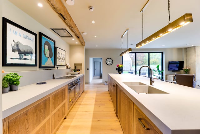 styled-home-studios-fun-and-follie-gu8-4