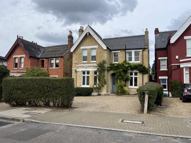 styled-home-studios-london-family-home-sw16-3