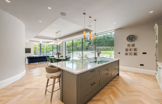 styled-home-studios-modern-georgian-manor-kt22-4