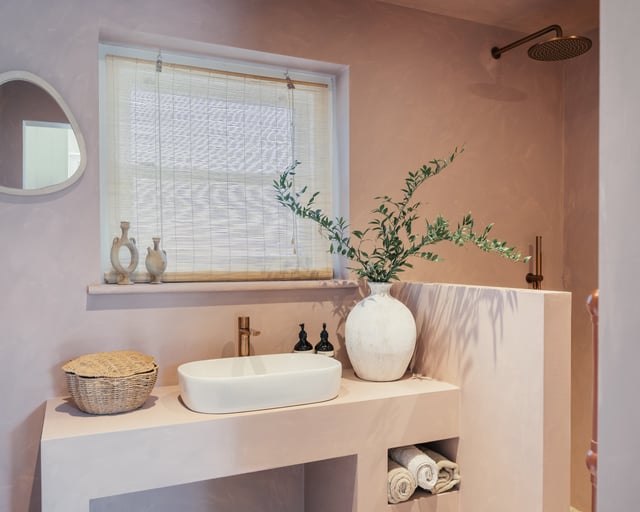 styled-home-studios-the-pool-house-kt22-7