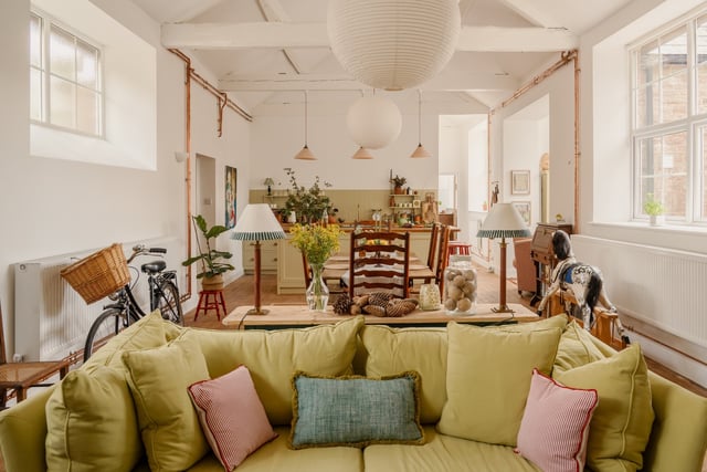 styled-home-studios-vaulted-victorian-hall-gl15-2