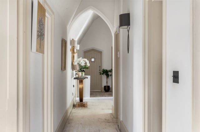 styled-home-studios-victorian-gothic-nn14-3